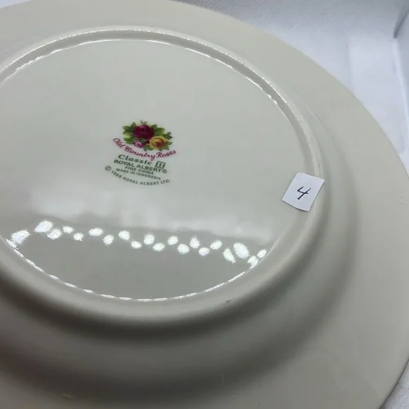SALAD / DESERT PLATE RARE 1999 ROYAL ALBERT CHINA OLD COUNTRY ROSES CLASIC III - Picture 9 of 9